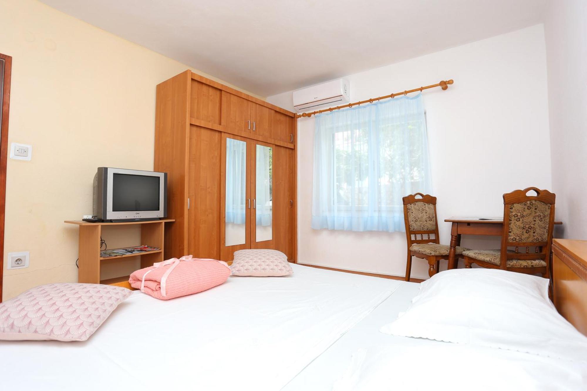 Rooms With A Parking Space Split - 17766 Zimmer foto